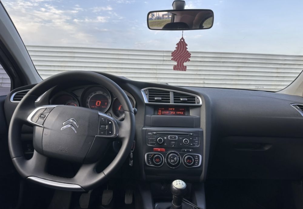 Citroen  c4 2012.