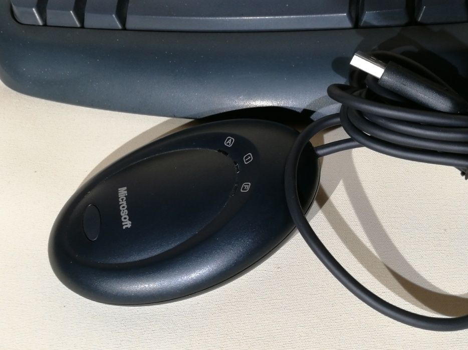 Klawiatura bezprzewodowa z myszką Microsoft