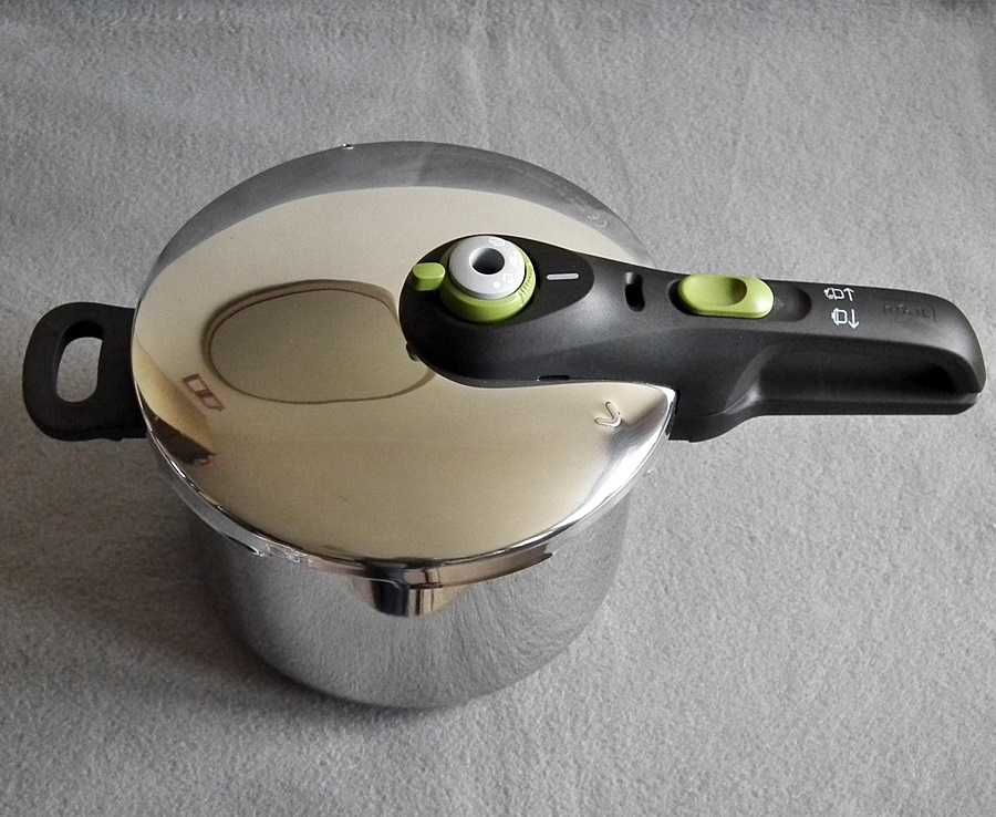 Francuski szybkowar TEFAL Sensor o pojemności 6,0ll, do indukcji