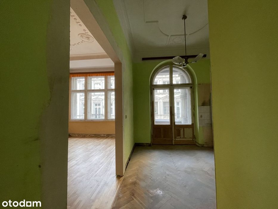 Mieszkanie w kamienicy, wysokie, do remontu za ODSTĘPNE