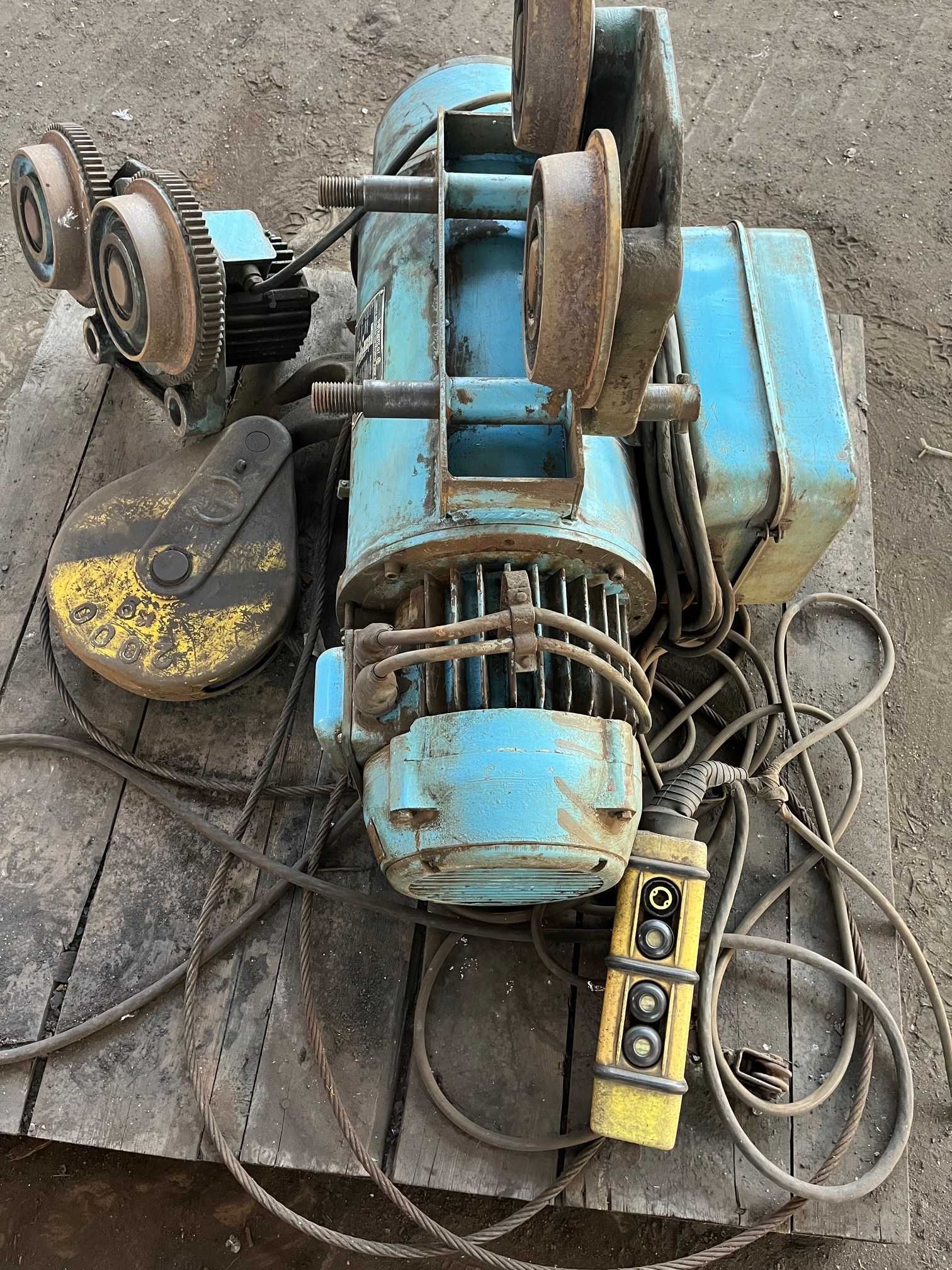 Elektrowciąg, wciągnik Balkancar 2000kg, typ T 10432K, jednobiegowy