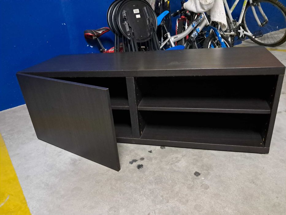 Vendo móvel de sala . Consola para televisão .