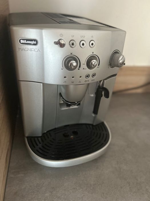 Ekspres ciśnieniowy Delonghi Magnifica