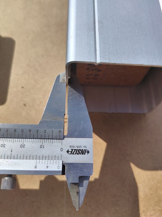 Słupek  ogrodzeniowy aluminiowy  70x70x2700mm. ANODOWANY, panelowy