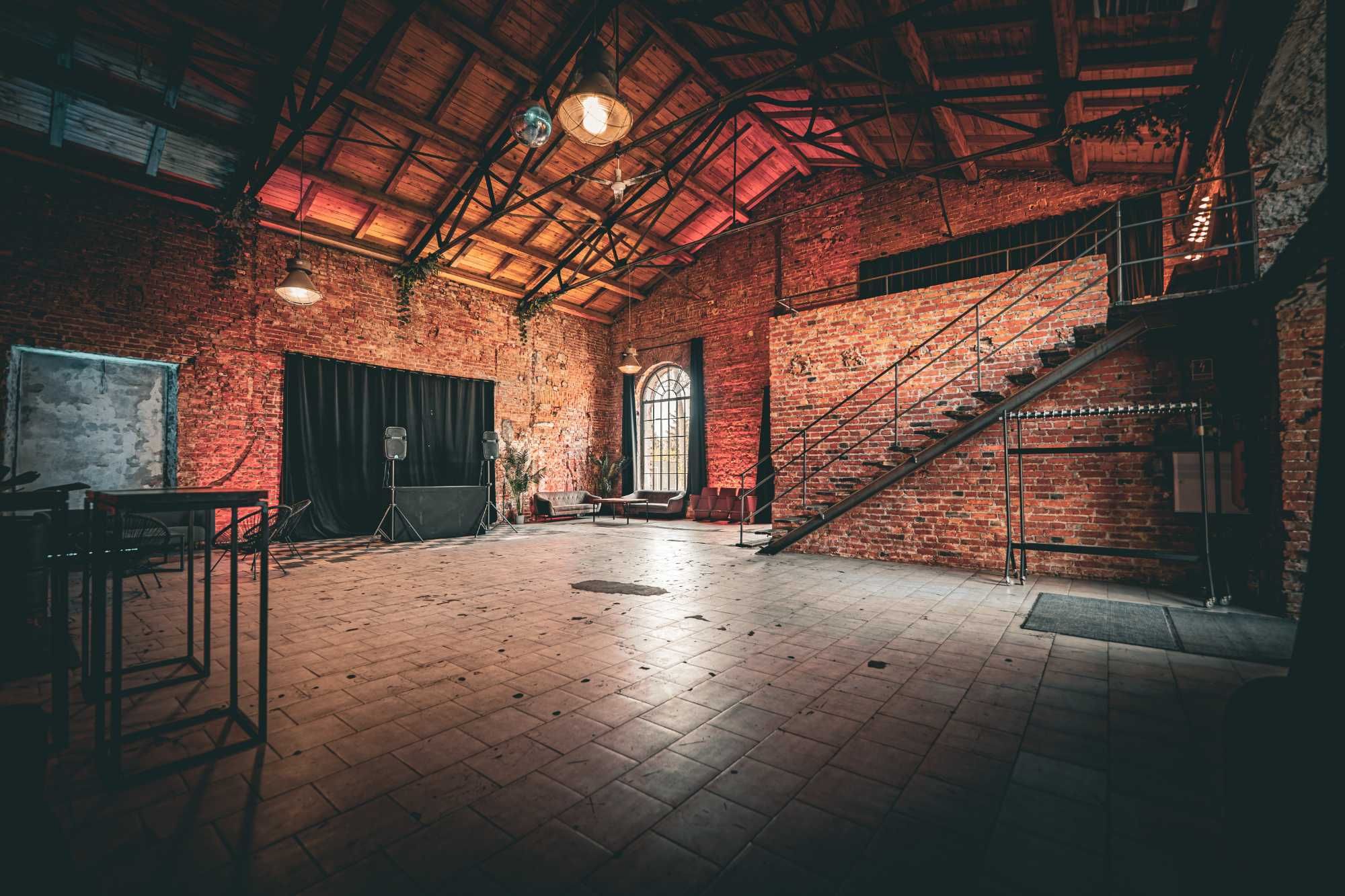 Industrialna przestrzeń na wynajem studio na sesję zdjęciową Warszawa