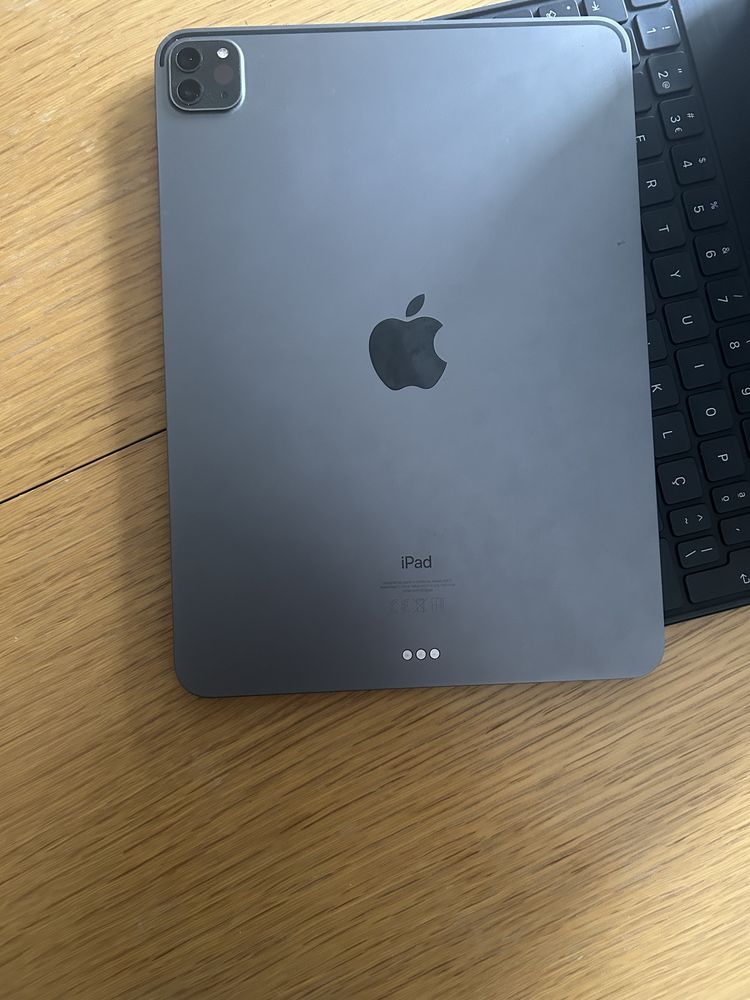 Ipad Pro 3ª geração com apple keyboard e apple pencil
