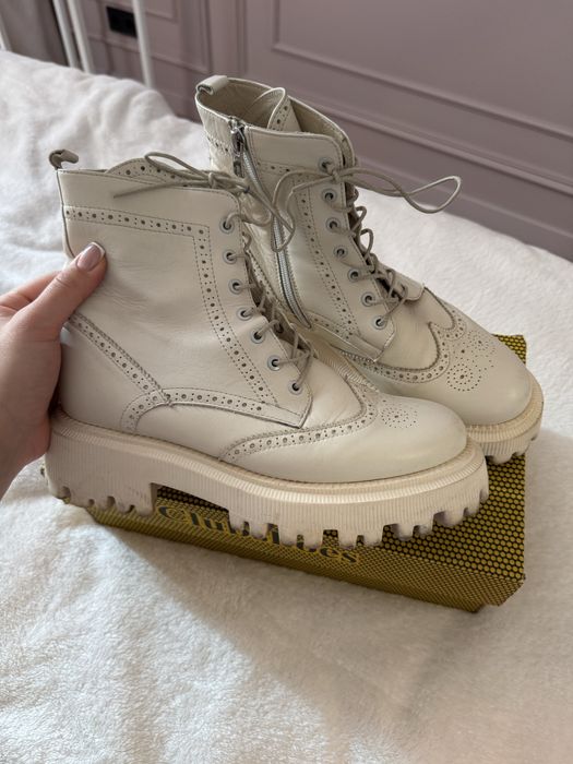 Ботінки молочного кольору | Розмір 39 | 300 грн