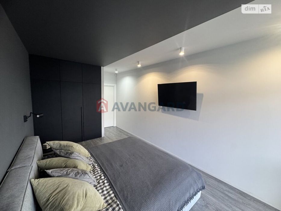 простора трьох кімнатна квартира