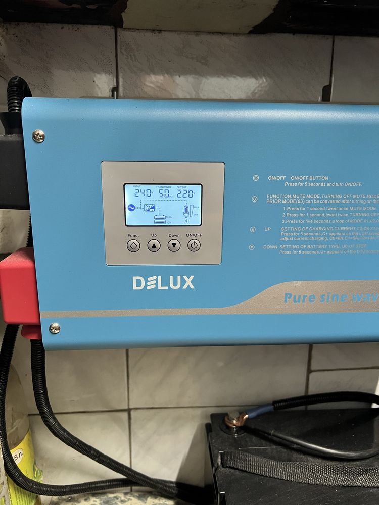 Інвертор з функцією заряду Delux FT-3КВт 12В 220В АС (90020402)