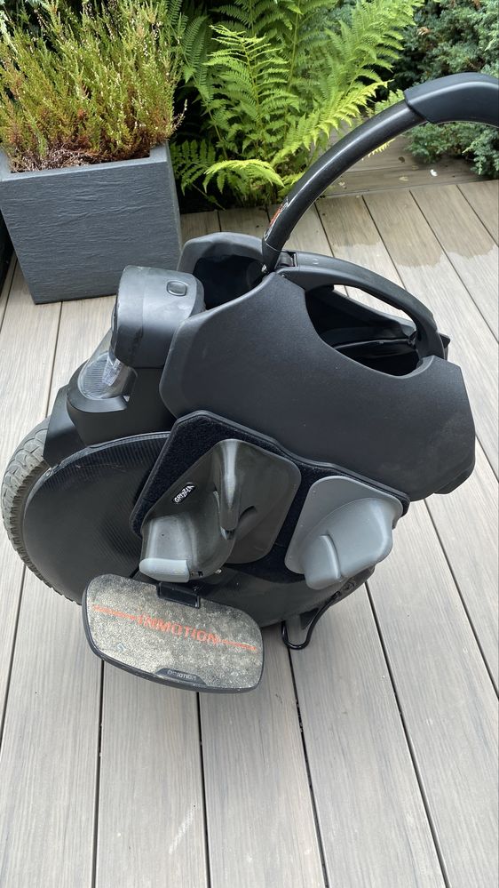Inmotion v11 monocykl elektryczny
