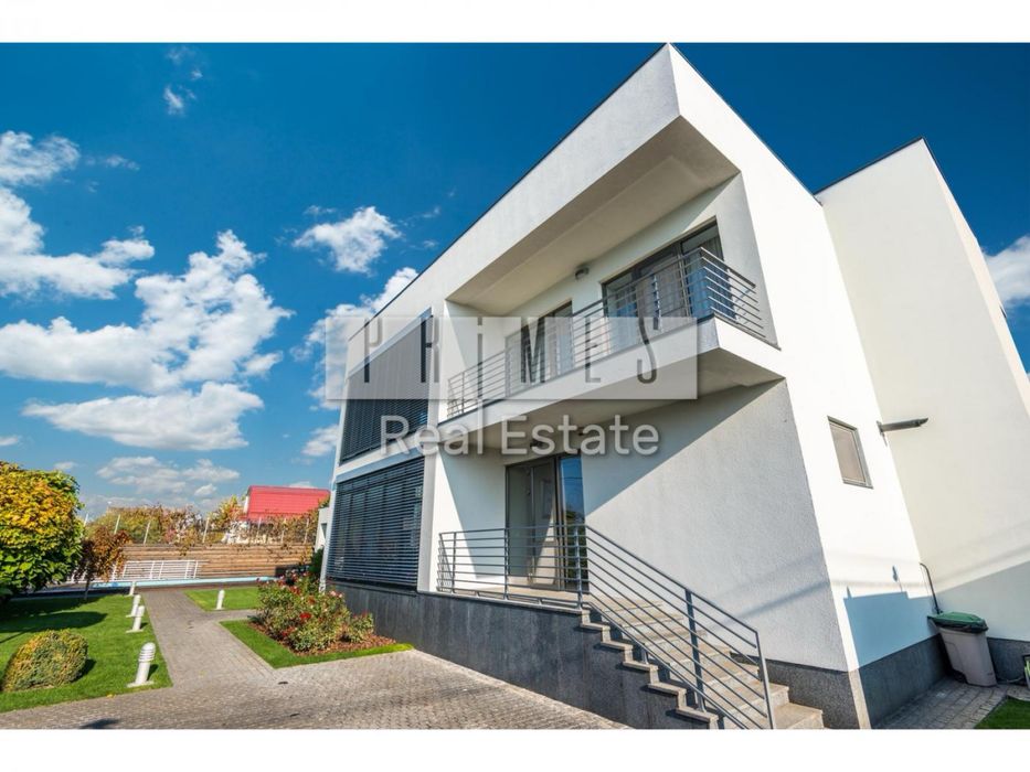 Продажа дома с бассейном в Киеве на берегу Днепра, Осокорки