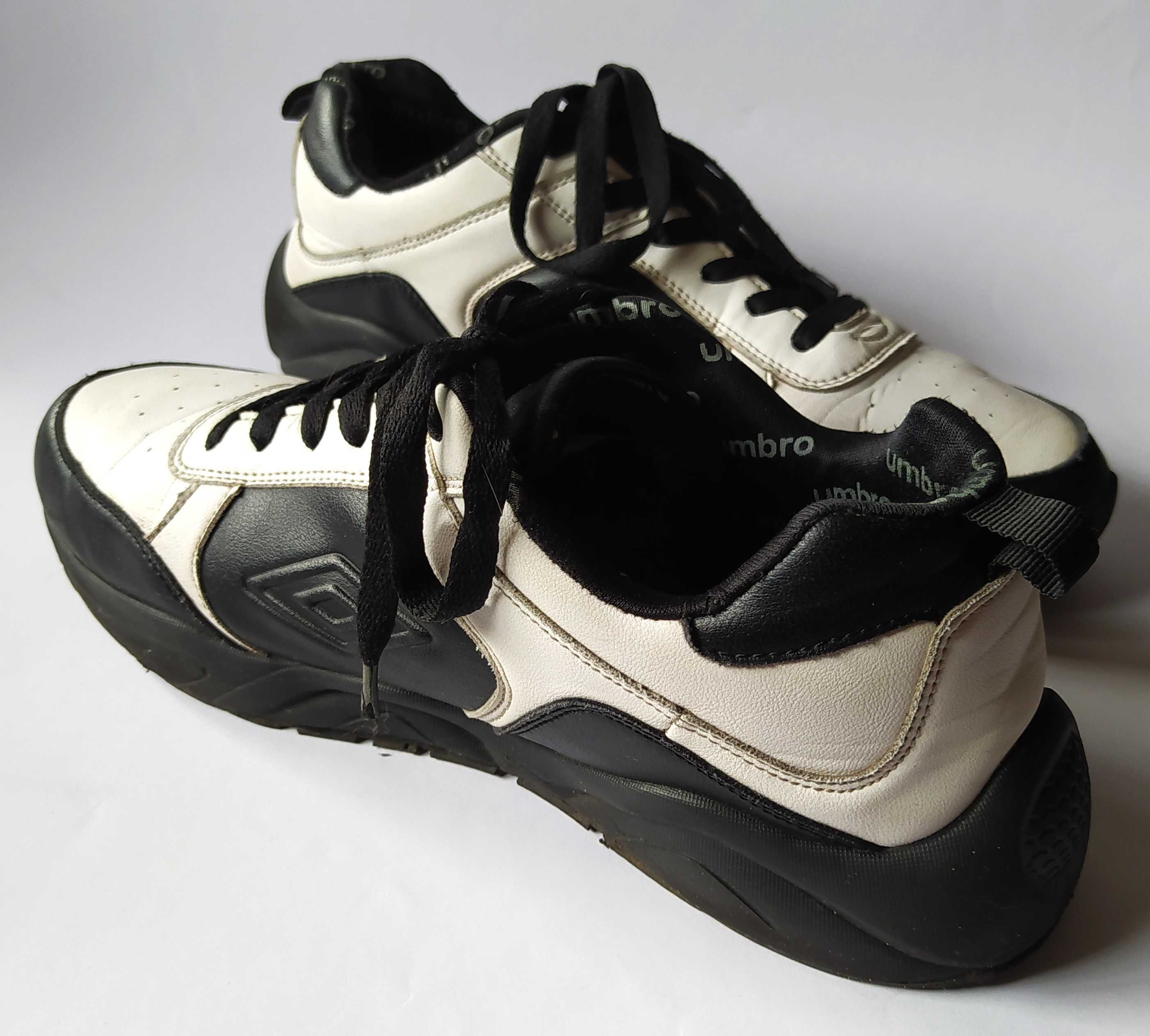 Sneakersy Umbro Black & White DAIMOS 46