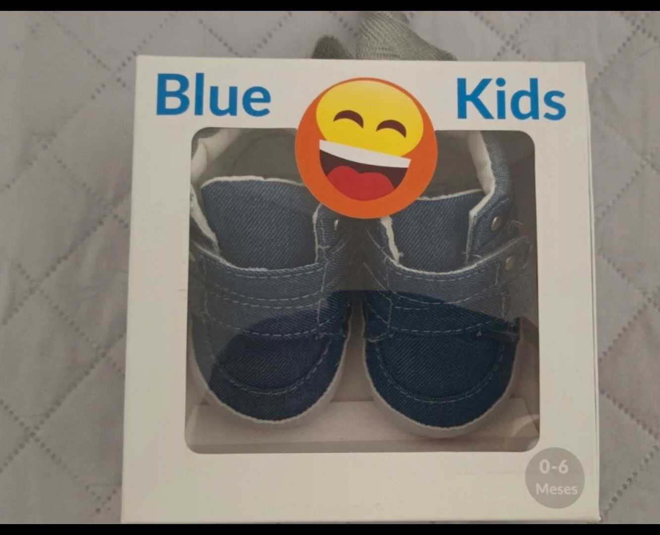 Sapatinhos bebé novos com caixa