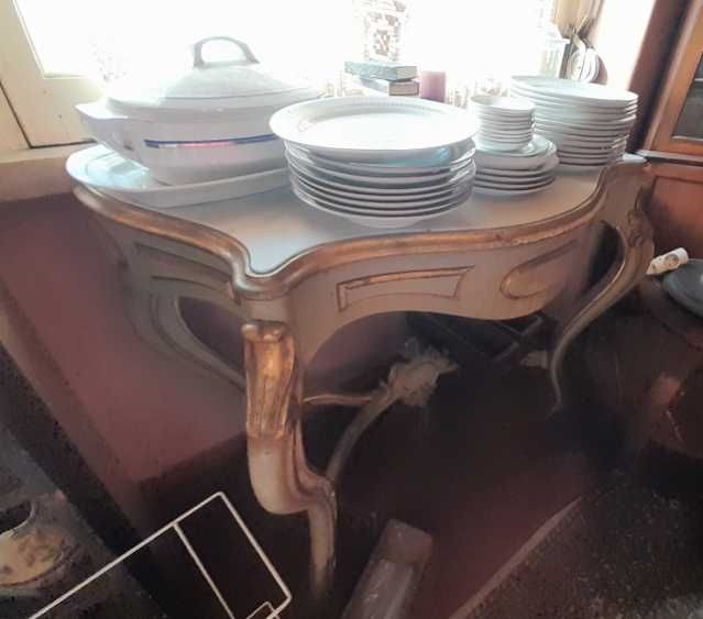 Credencia Antiga de Madeira Dourada