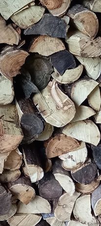 Akacja drewno opał piec kominek sezonowane