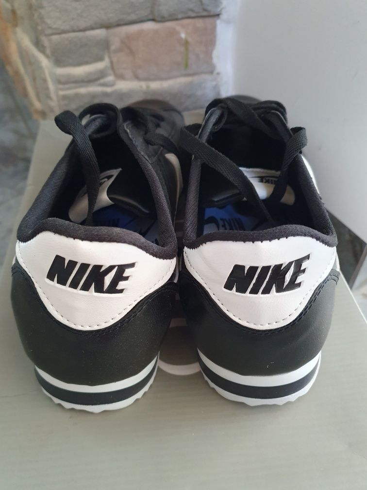 Nike Cortez damskie  r. 43  czarne 27,5 cm