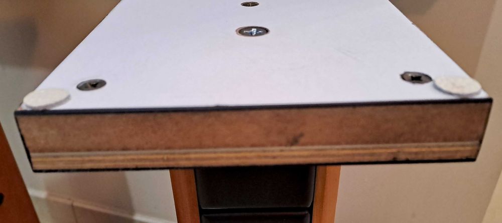 Hi-End стенди до поличних АС