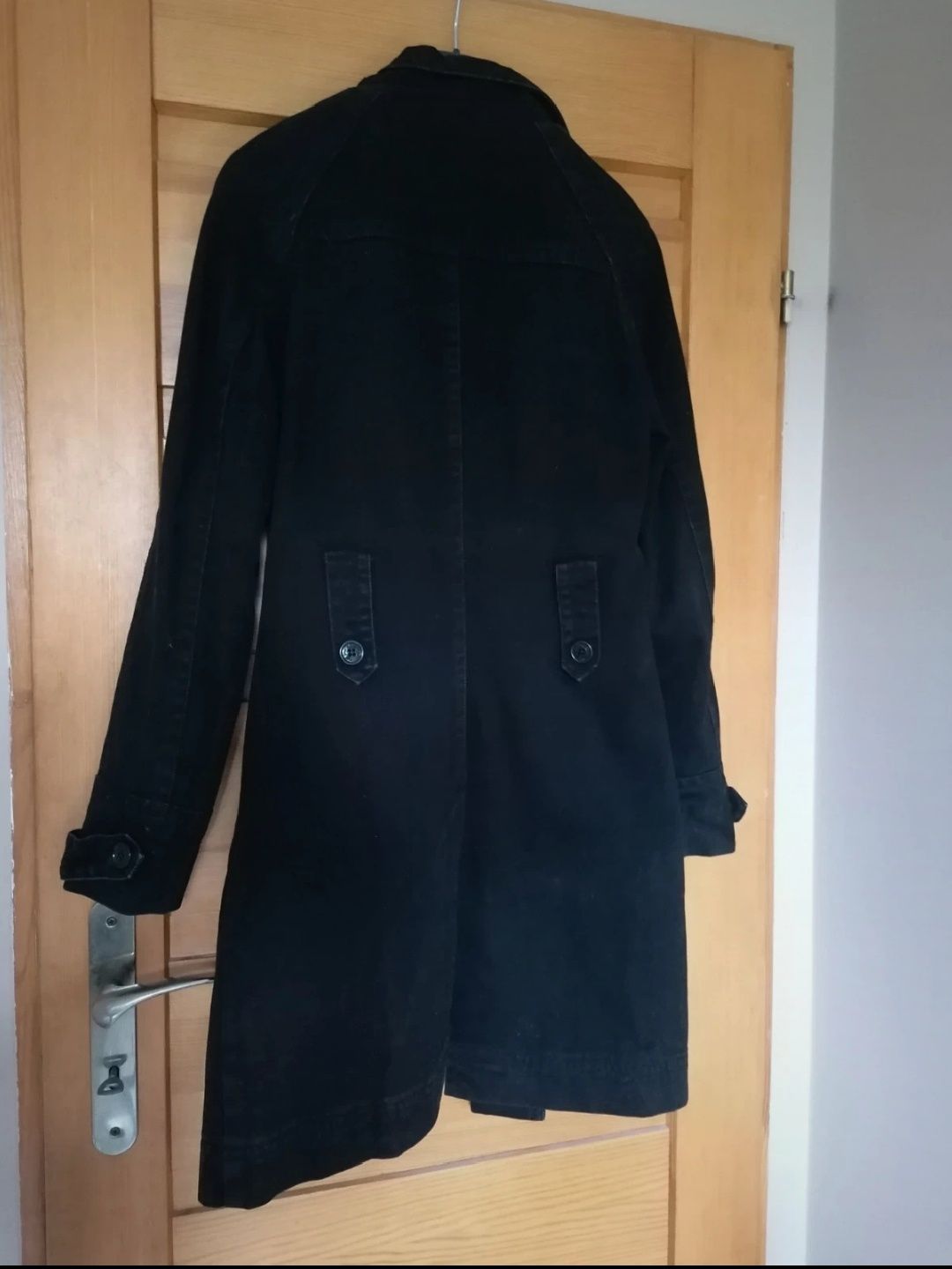 Czarny płaszcz rozmiar 34 / 36