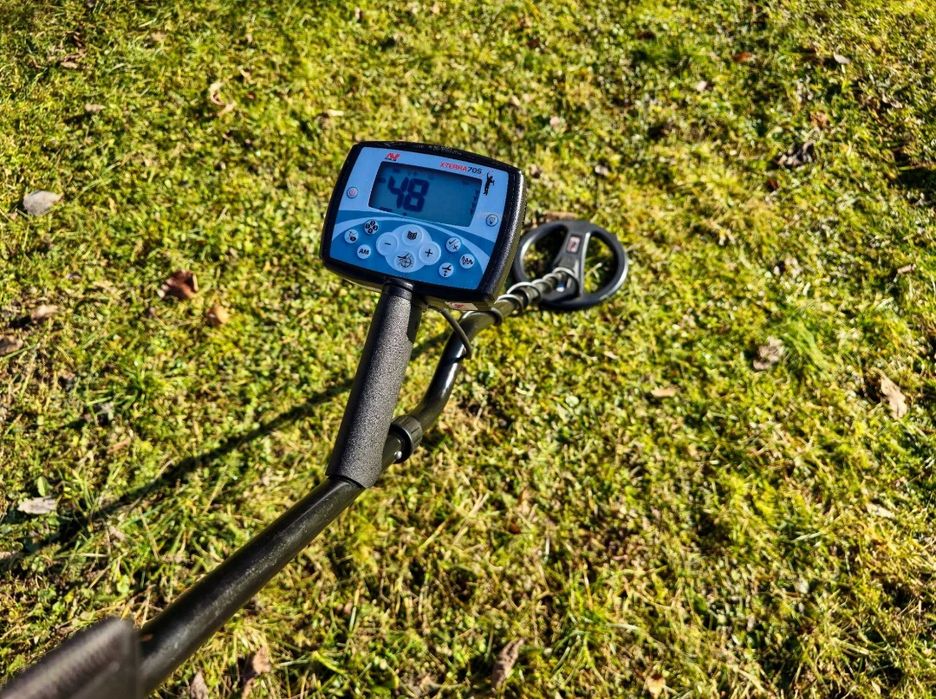 Продам металошукач Minelab x-terra 705