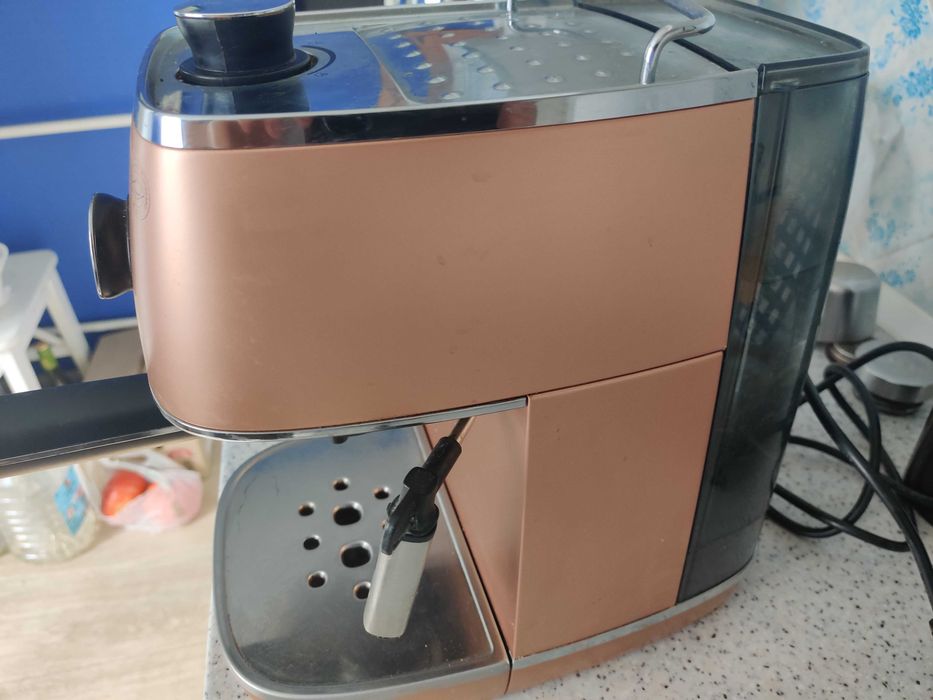 Кофеварка рожковая DELONGHI ECI341.CP