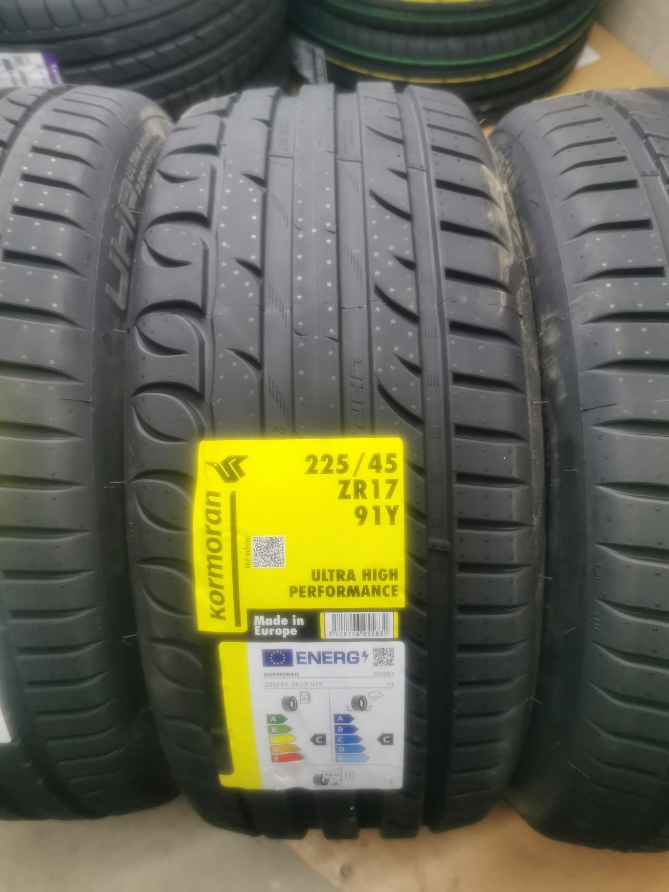 225/45r17 Kormoran UHP letnie z 2023