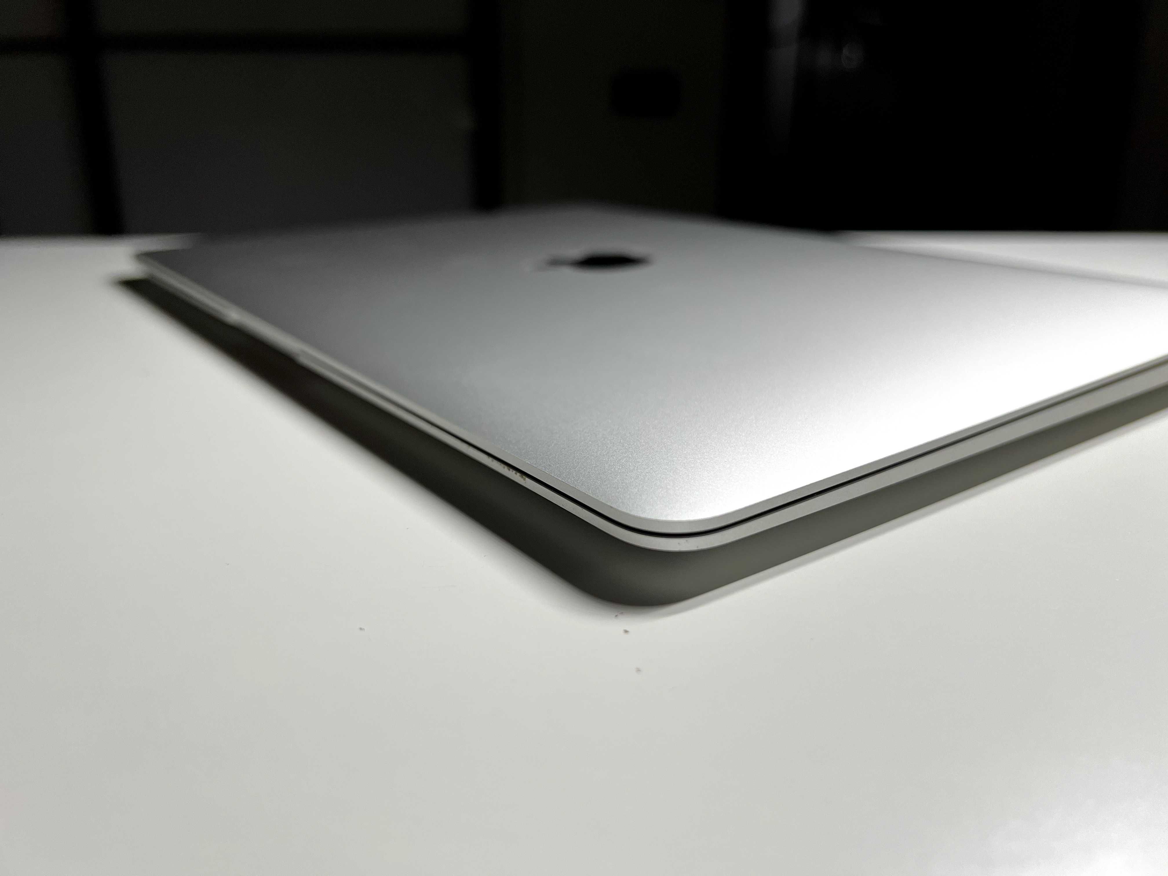 Оплата частинами! MacBook Air 13" M1/7GPU/8GB/512GB SSD Silver MGN73