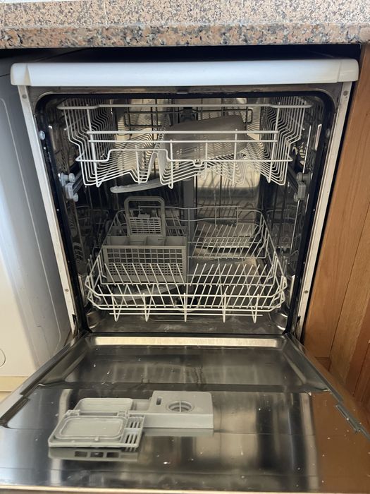 Máquina de Lavar Louça Indesit