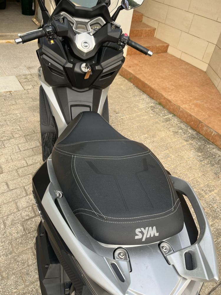 Scooter Cruisym 300