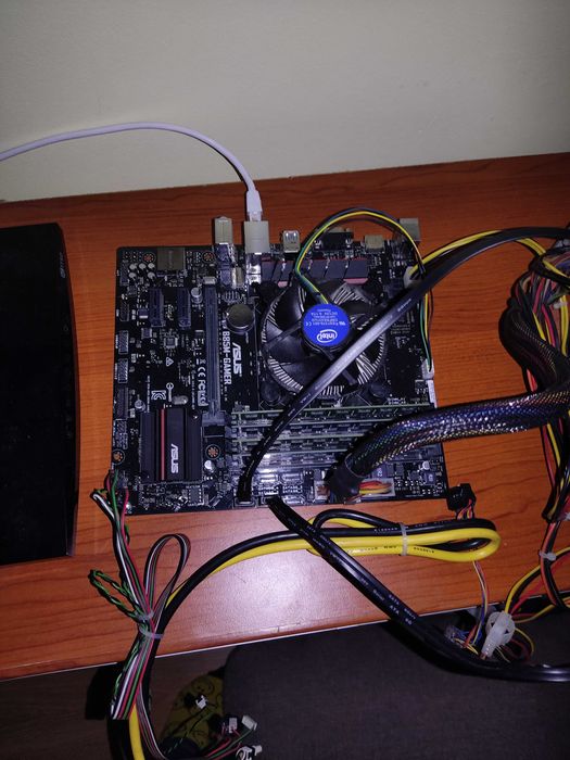 Motherboard with cpu intel i5 4460