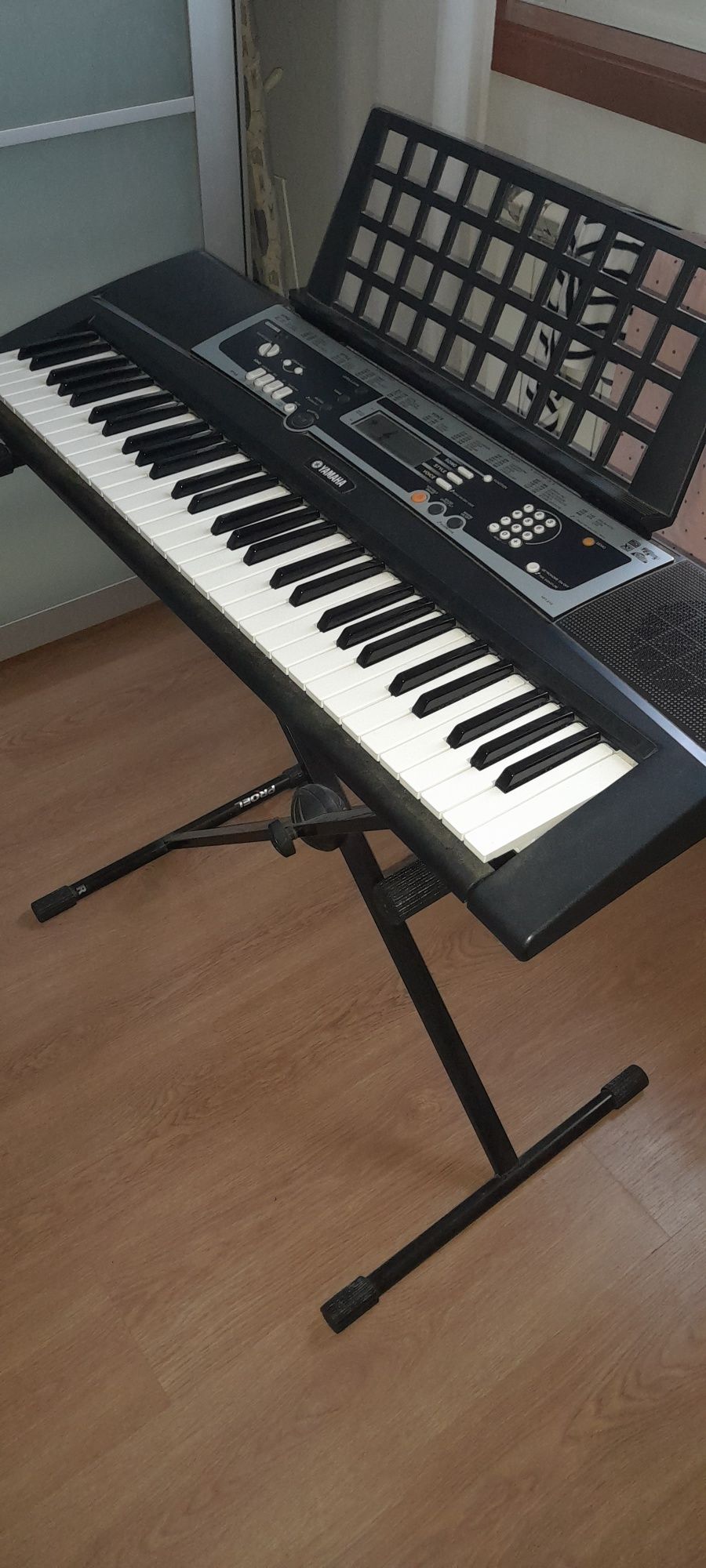 Piano Yamaha YPT 210