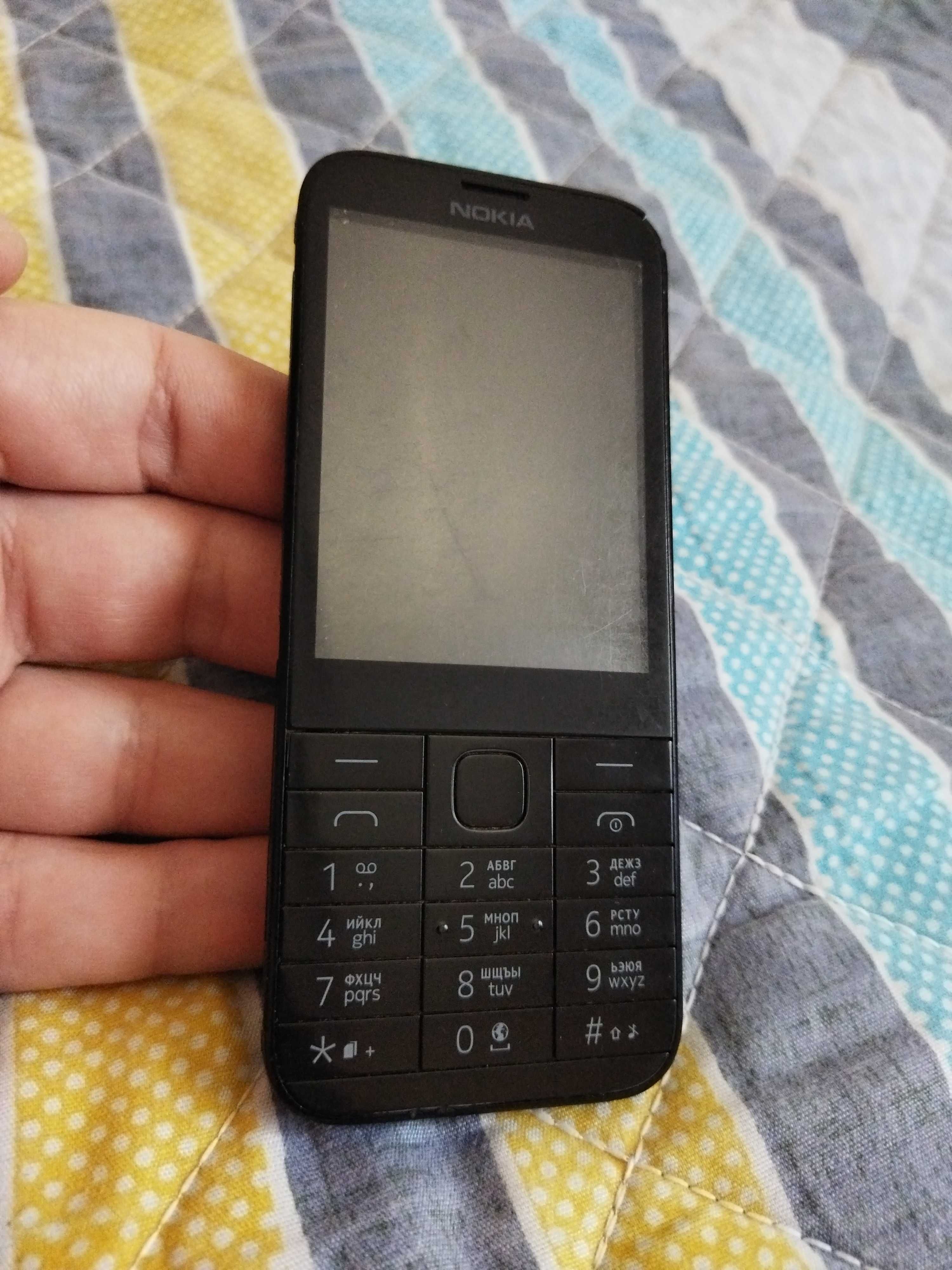 Nokia 225 (rm-1011) dual sim+кабель для зарядки Хорошо ловит Сеть