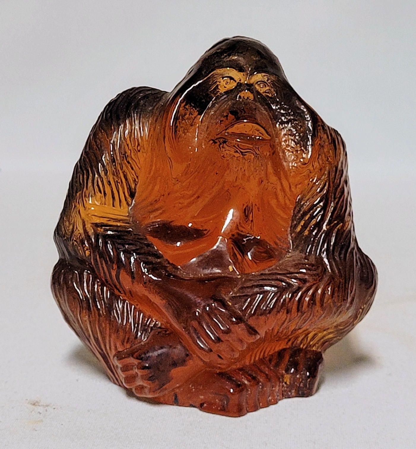 Szklana figurka WWF , Kosta Boda , Orangutan