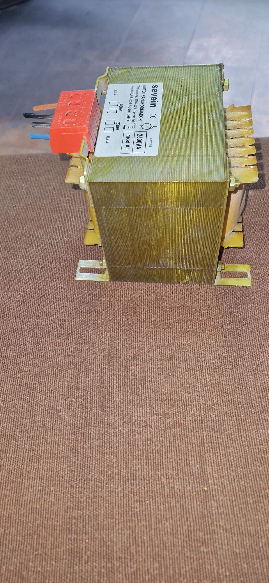 Transformador 220/400