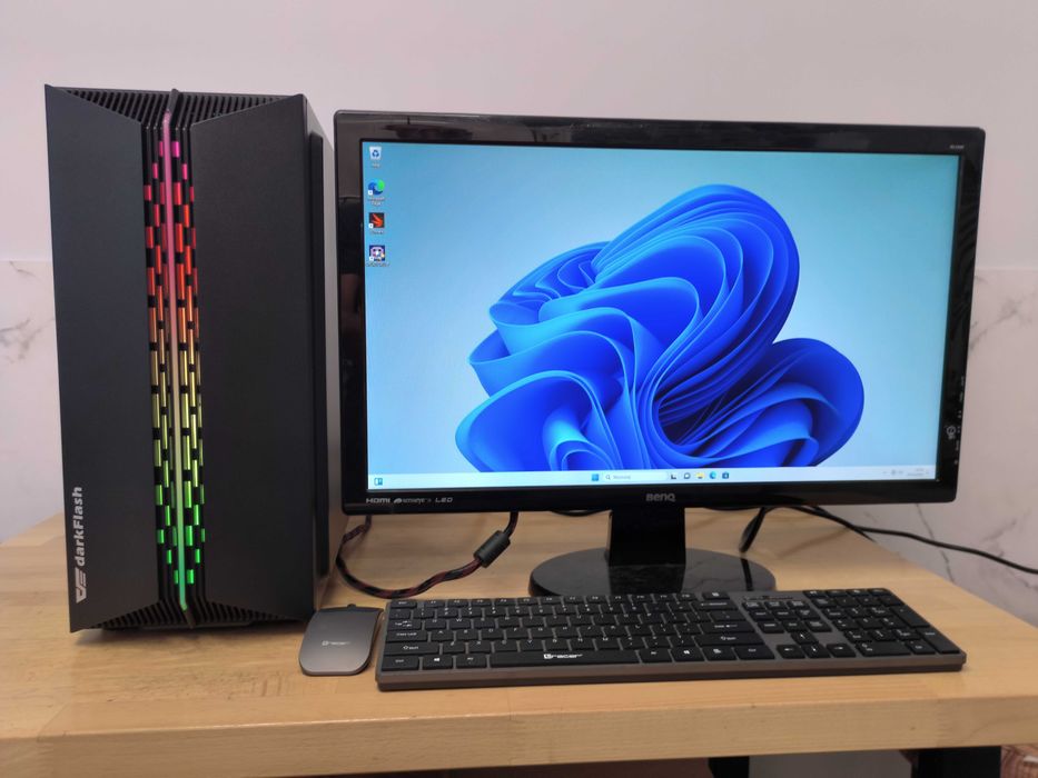 RTX3050 + intel i5-7400 + 32 GB RAM +dysk SSD512