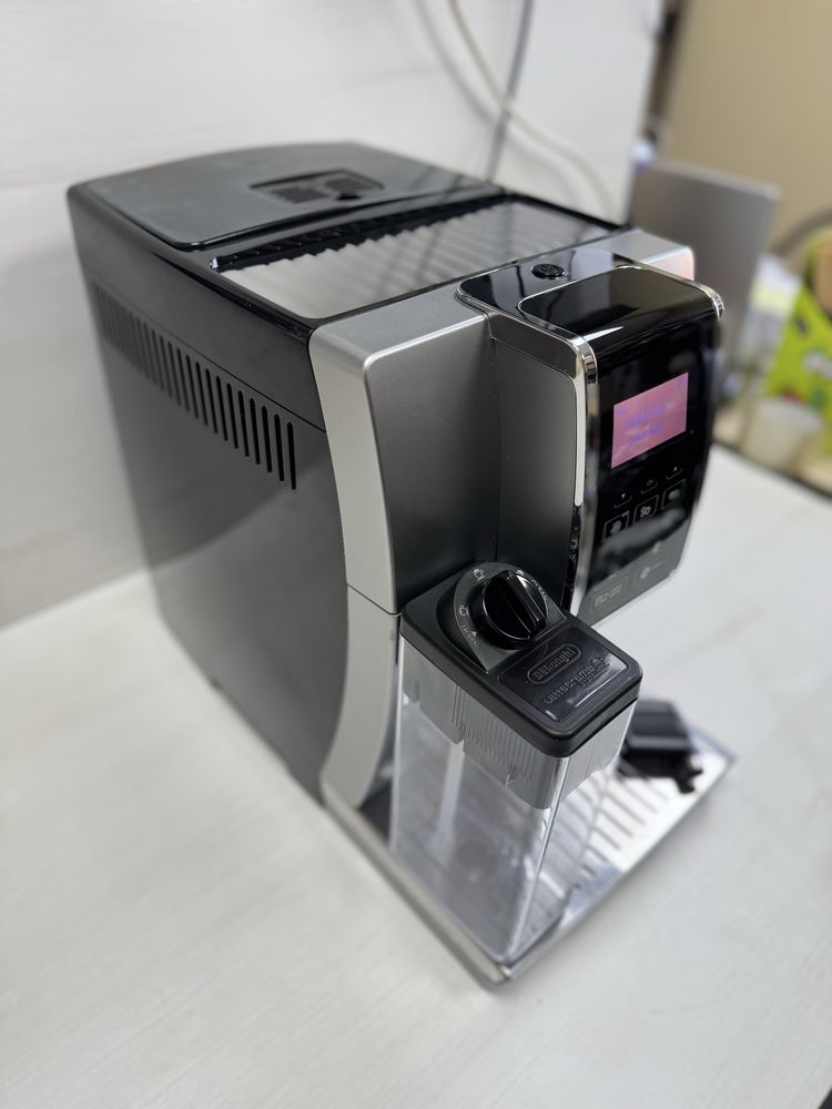Кавомашина DeLonghi ECAM 350.55 B Dinamica кава в подарунок