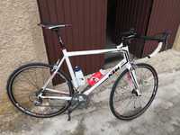 Bicicleta KTM Strada 1000 (tam. 59)