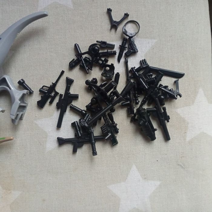 Лего человечки ,фигурки,запчасти ,оружие