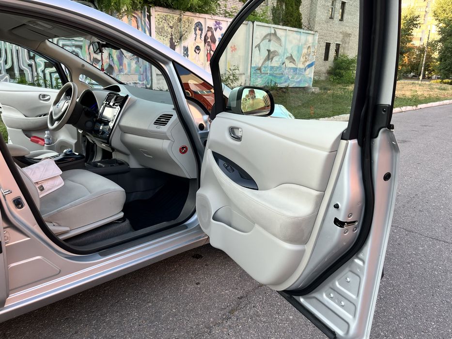 Nissan Leaf Ніссан ліф