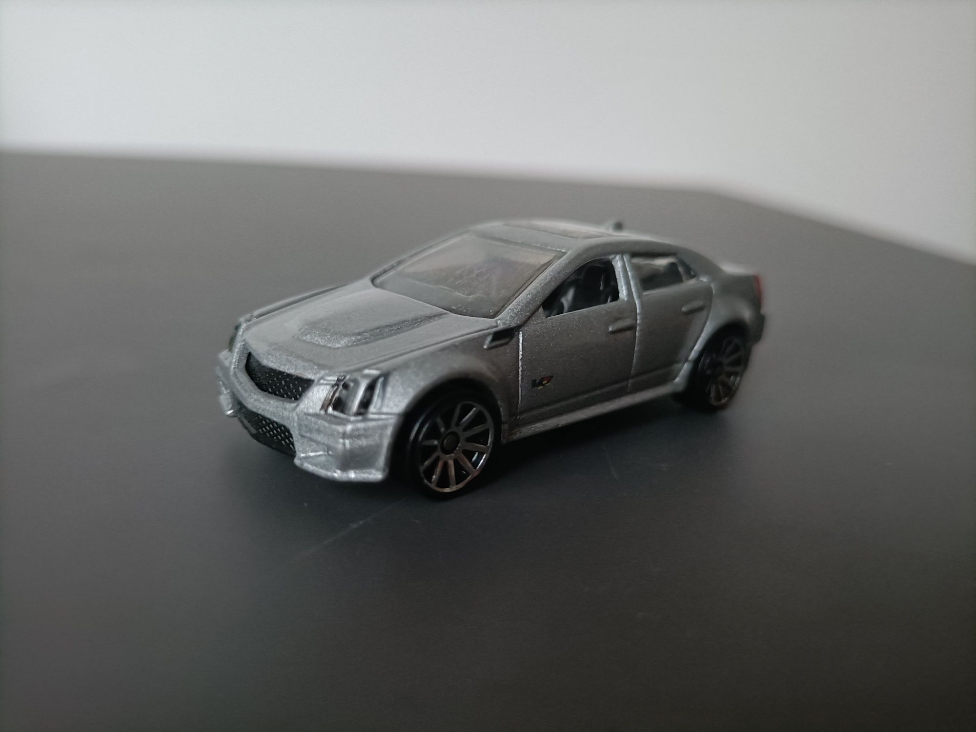 Samochodzik Hot Wheels Cadillac GTS-V