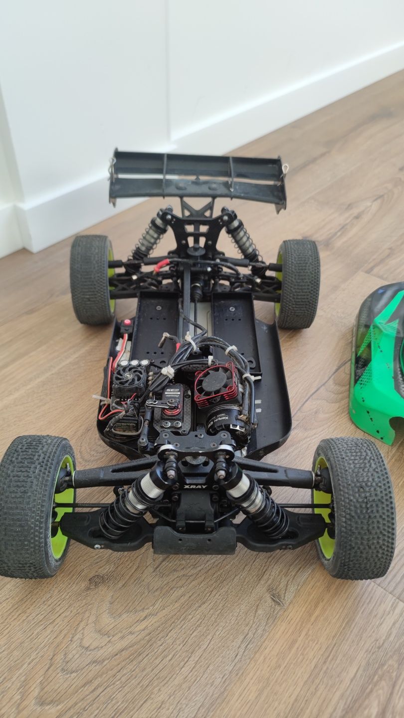 Model RC samochód XRAY XB8E'22