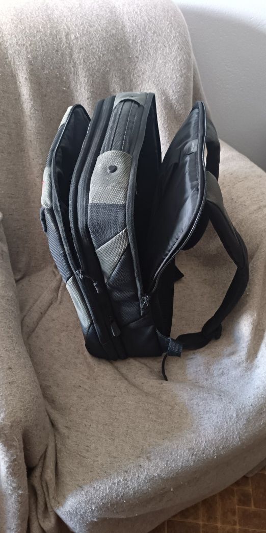 Mochila DICOTA para Laptop