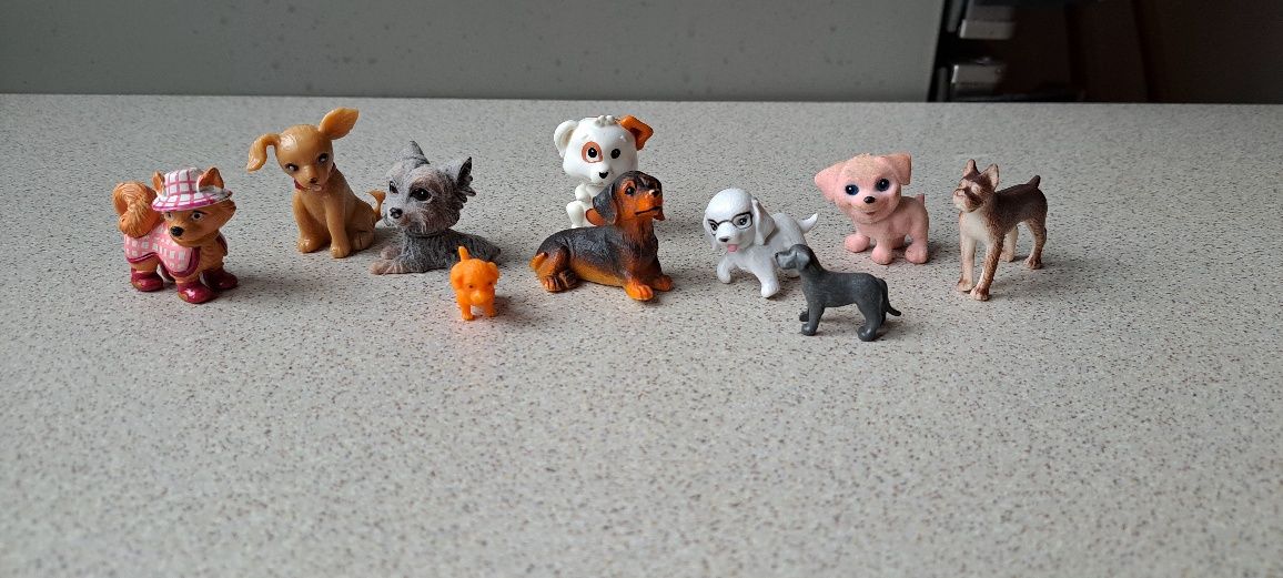 Figurki piesków- miniaturowe zwierzęta do zabawy