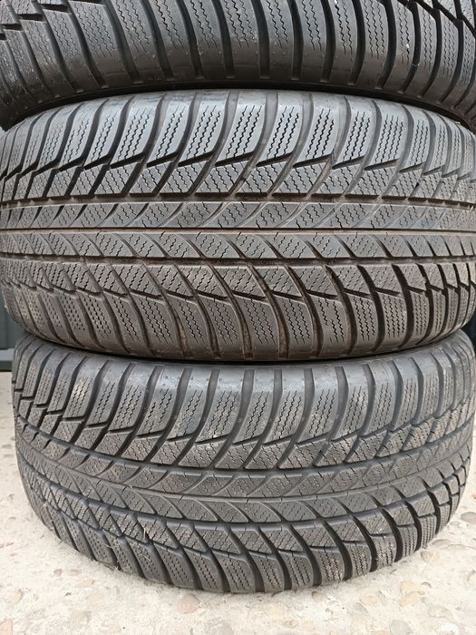 Зимові шини 225/50/17 Bridgestone Blizzak LM001
