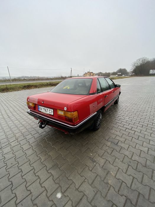 Audi 100 1.8 газ/бензин