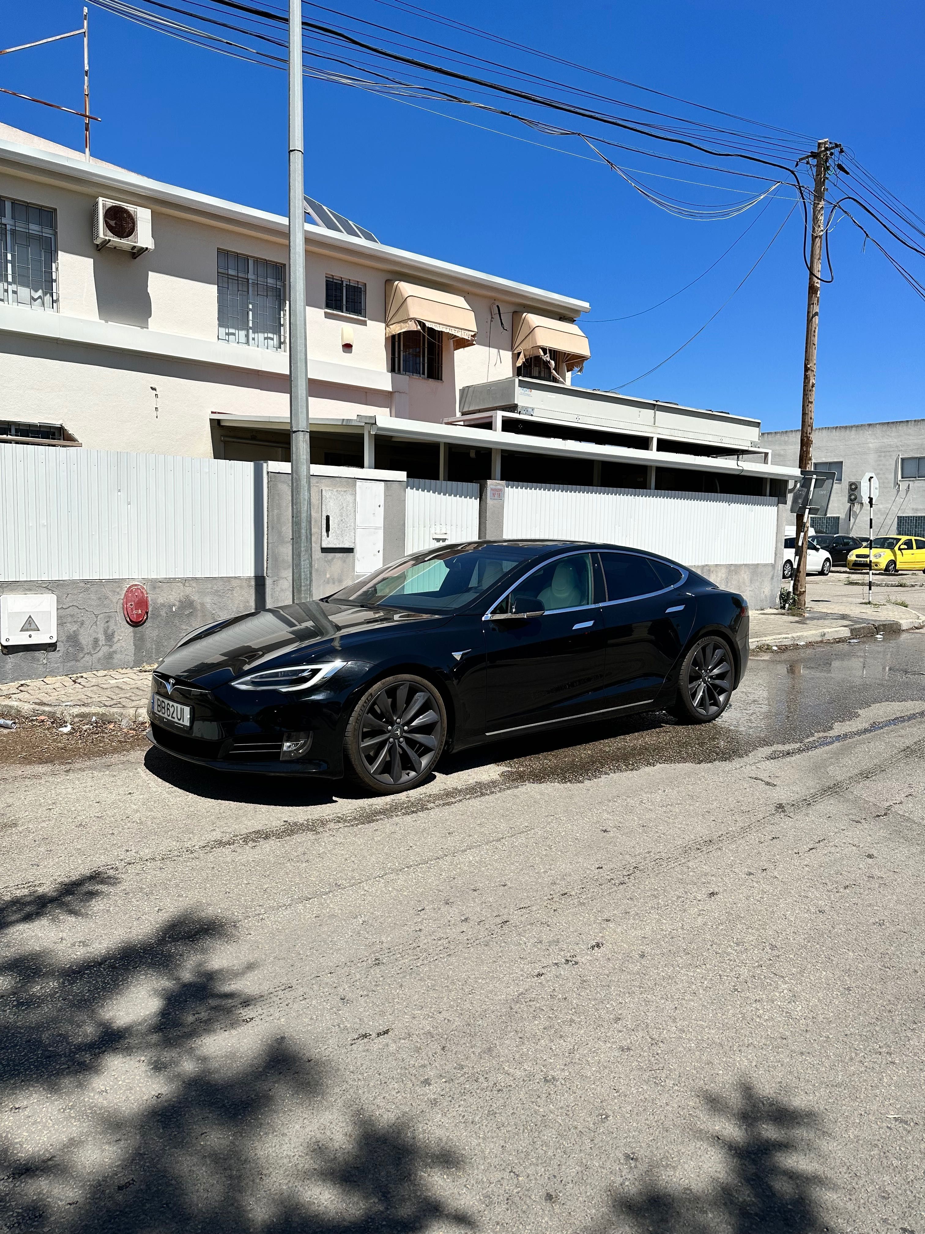 Tesla Model S 75D