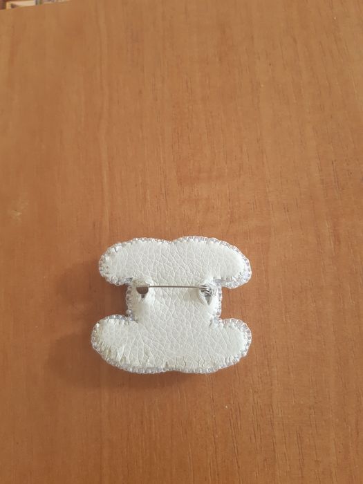 Брошь из бисера "Шанель" Ручная работа