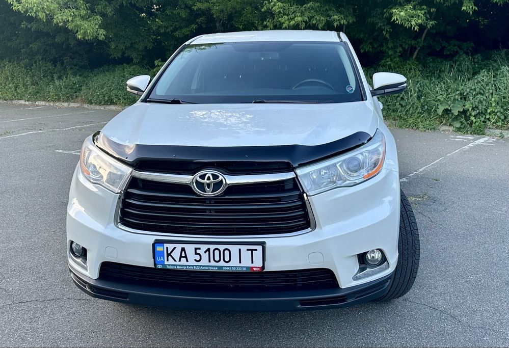 Toyota Highlander (можливий обмін на квартиру)