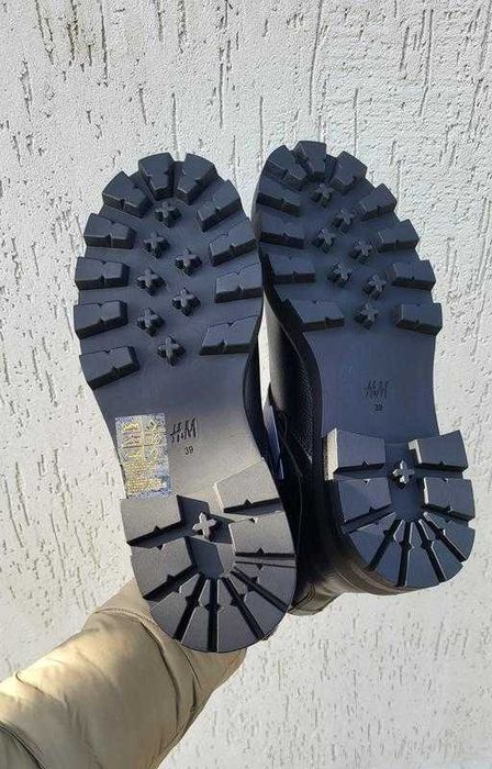 Ботинки H&M 39 чорні черевики жіночі напівчоботи