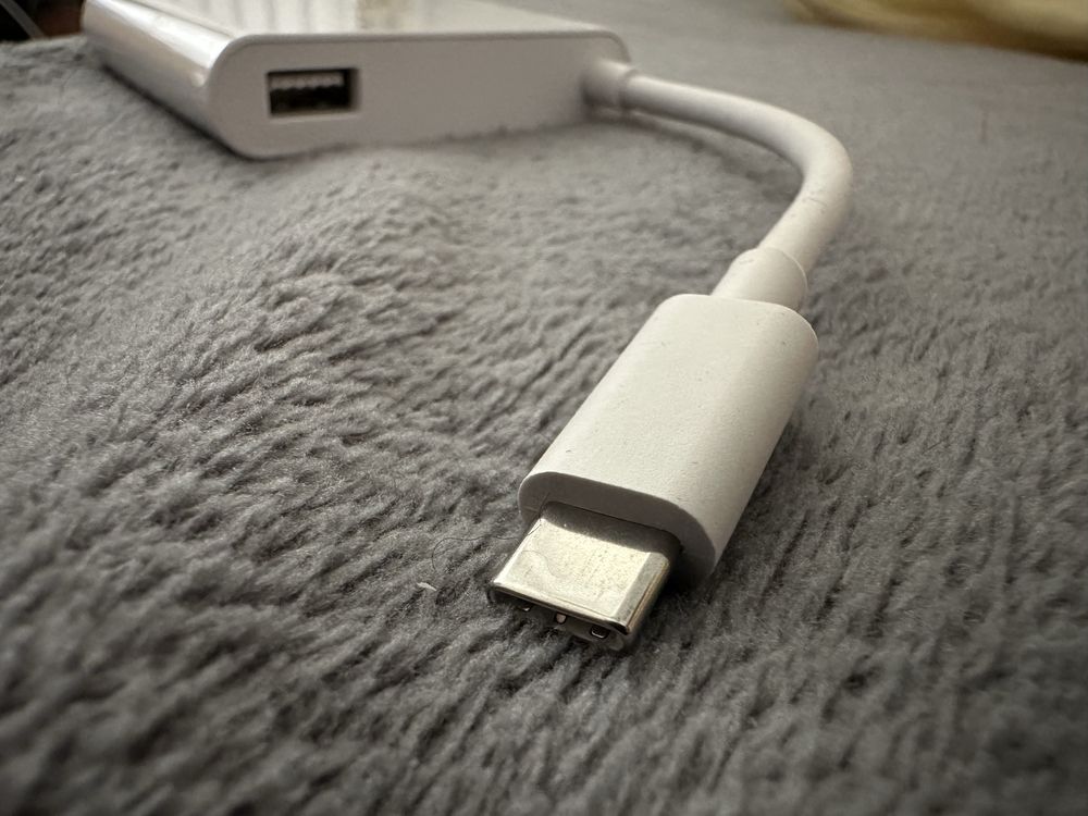 Adapter USB-C/hdmi/VGA