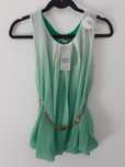 Blusa verde (alface), corrente dourada e sem mangas, nova com etiqueta